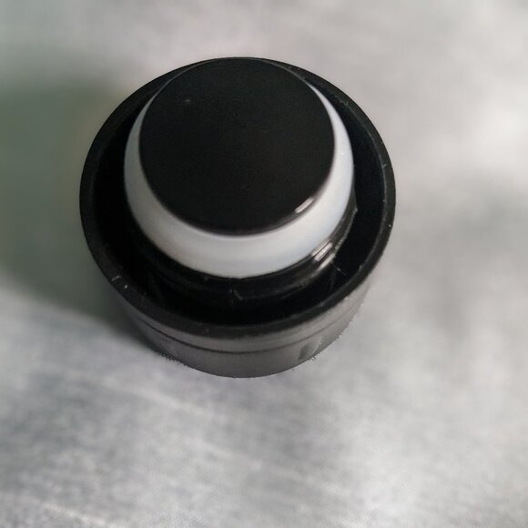 Stainless steel bottle. Black. New. Keeps drinks hot or cold. - Picture 7 of 8